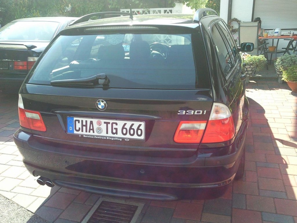 BMW 330i SMG Touring.jpg