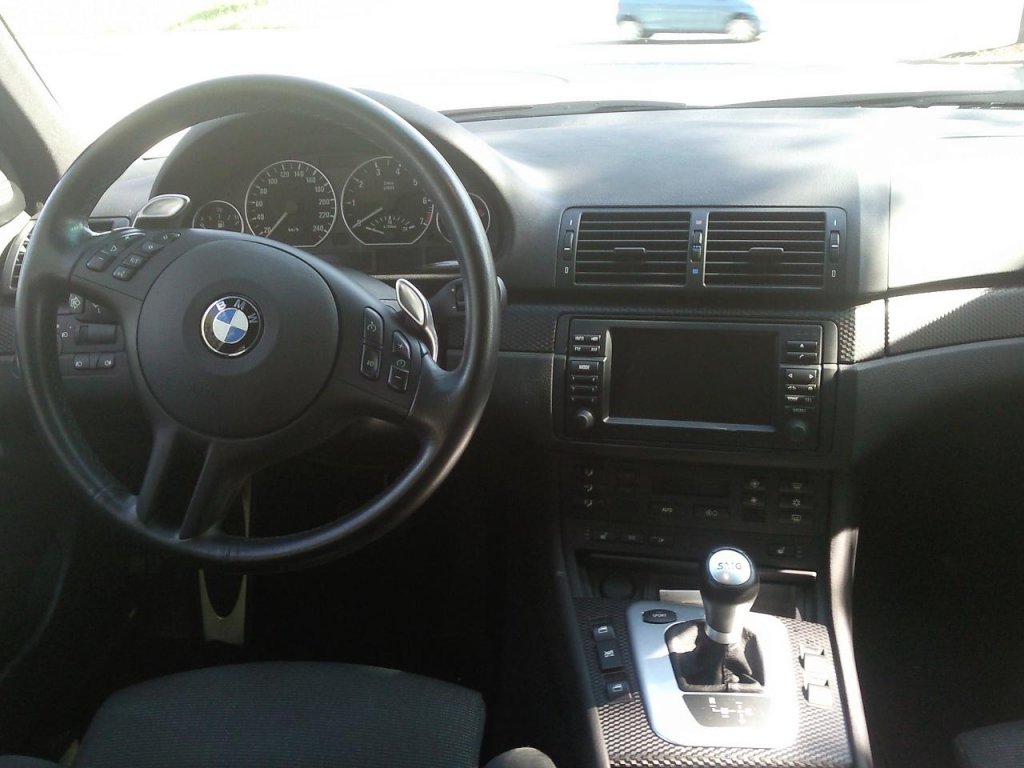 BMW 330i SMG Touring (3).jpg