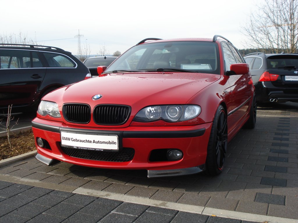 330d+Touring+PH96753+002.jpg
