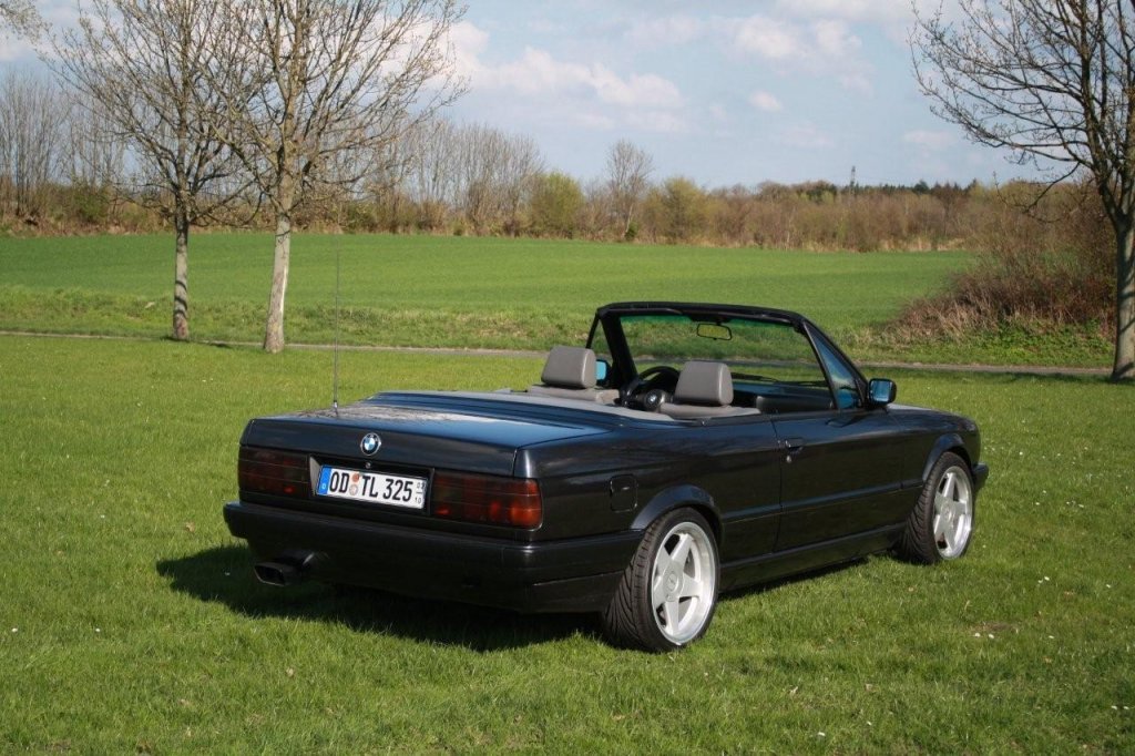 BMW E30 2.jpg