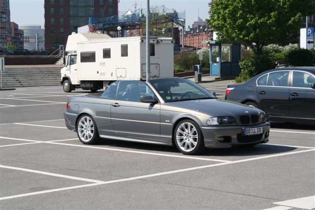 BMW 330 Cabrio klein.jpg