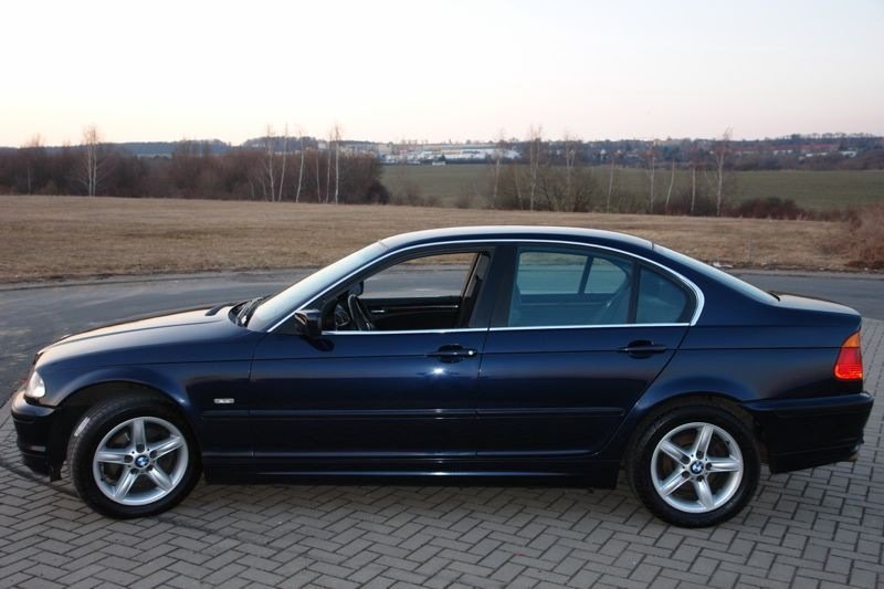 BMW 320i