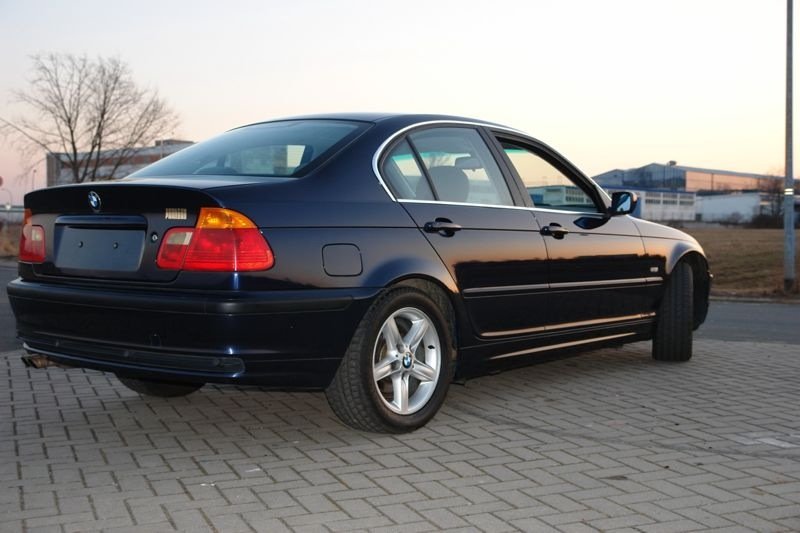 BMW 320i