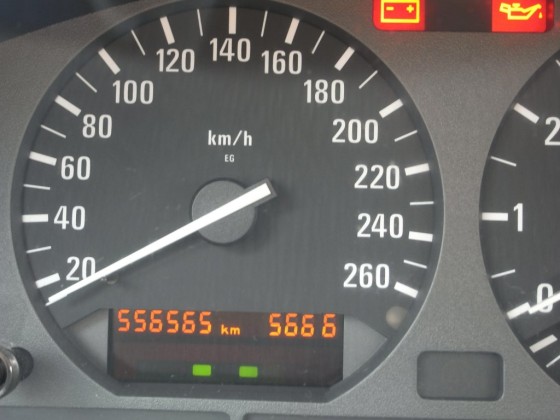 BMW E36 Tacho 556565 km