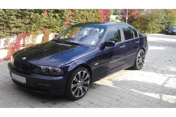 BMW 320i Limo