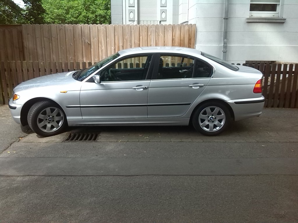 Alex's 320i (Seite)
