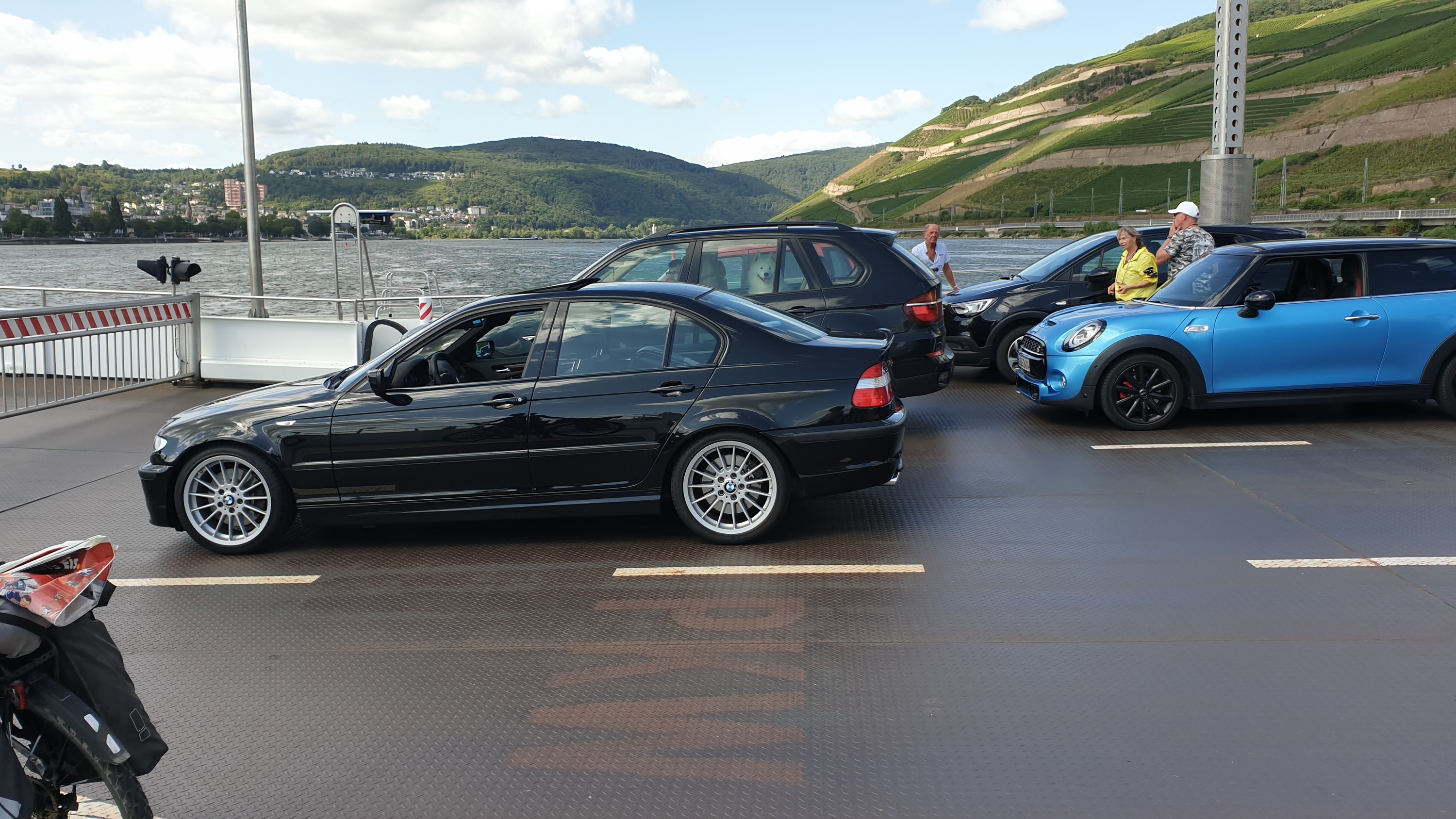 330i